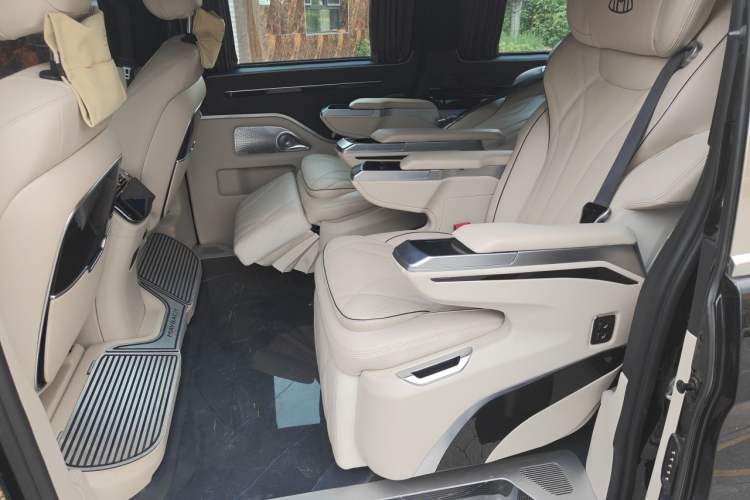 Used Mercedes-Benz Vito 2023 2.0T Business Version 7 Seats Left Rear Seat