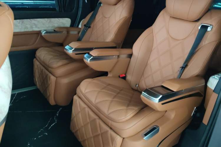 Used Mercedes-Benz Vito 2023 2.0T Business Version 7 Seats Left Rear Seat
