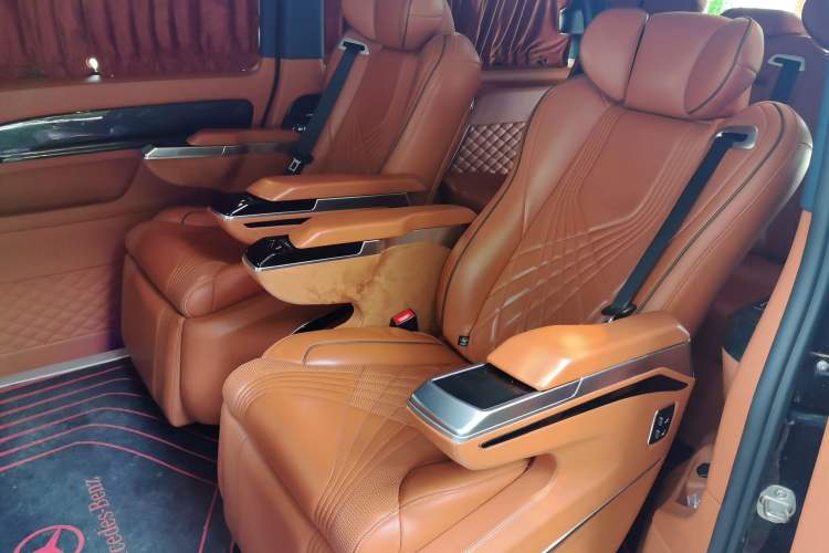 Used Mercedes-Benz Vito 2023 2.0T Business Version 7 Seats Left Rear Seat