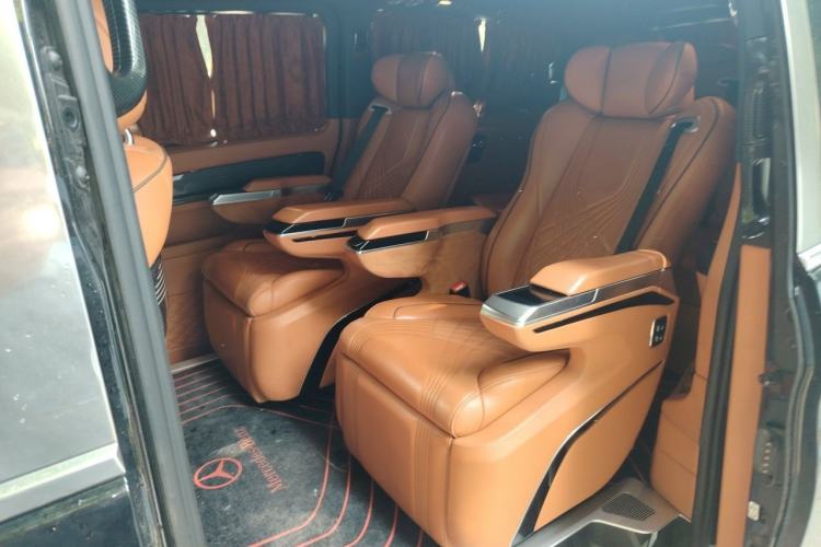 Used Mercedes-Benz Vito 2023 2.0T Business Version 7 Seats Left Rear Seat