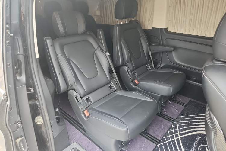 Used Mercedes-Benz Vito 2023 2.0T Elite Version 7 Seats Left Rear Seat