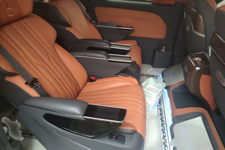 Used Mercedes-Benz Vito 2023 2.0T Elite Version 7 Seats Left Rear Seat