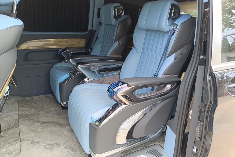 Used Mercedes-Benz Vito 2023 2.0T Business Version 7 Seats Left Rear Seat