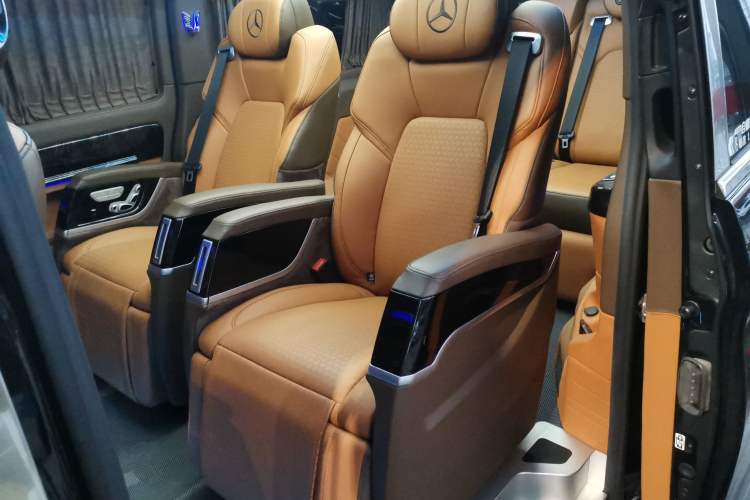 Used Mercedes-Benz Vito 2023 2.0T Business Version 7 Seats Left Rear Seat