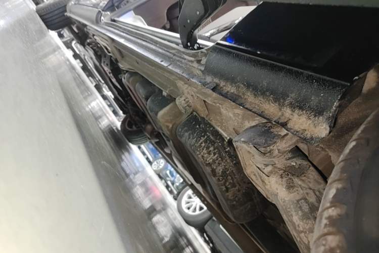 Used Mercedes-Benz Vito 2023 2.0T Business Version 7 Seats Left Side Sill