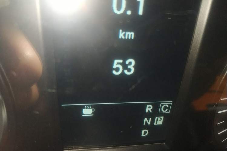 Used Mercedes-Benz Vito 2023 2.0T Business Version 7 Seats Odometer Close Up