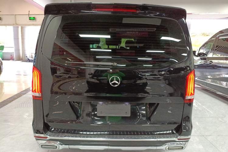 Used Mercedes-Benz Vito 2023 2.0T Elite Version 7 Seats Rear