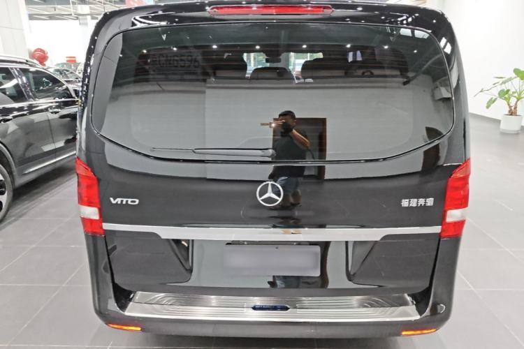 Used Mercedes-Benz Vito 2023 2.0T Elite Version 7 Seats Rear