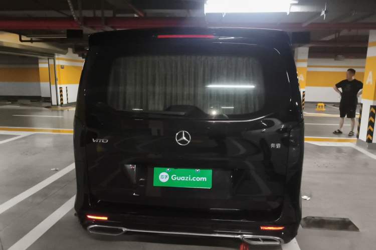 Used Mercedes-Benz Vito 2023 2.0T Elite Version 7 Seats Rear