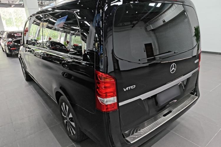 Used Mercedes-Benz Vito 2023 2.0T Elite Version 7 Seats Rear Left 45 Deg