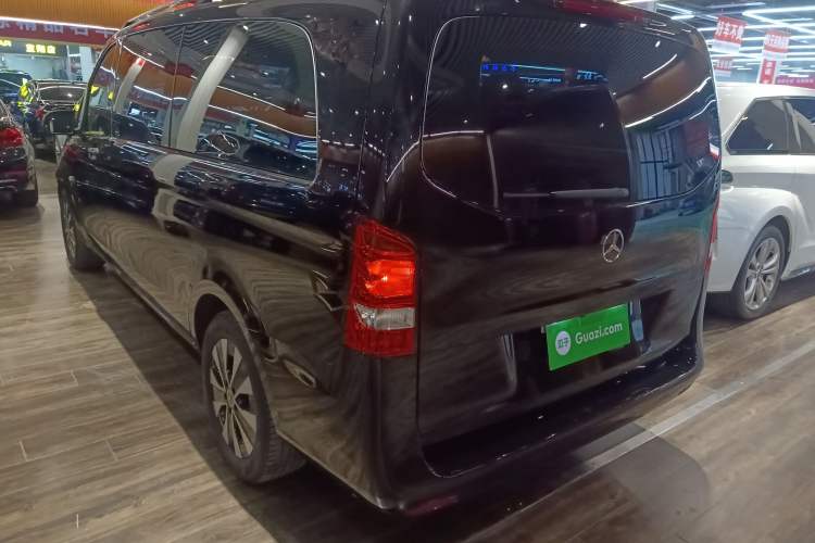 Used Mercedes-Benz Vito 2023 2.0T Elite Version 7 Seats Rear Left 45 Deg