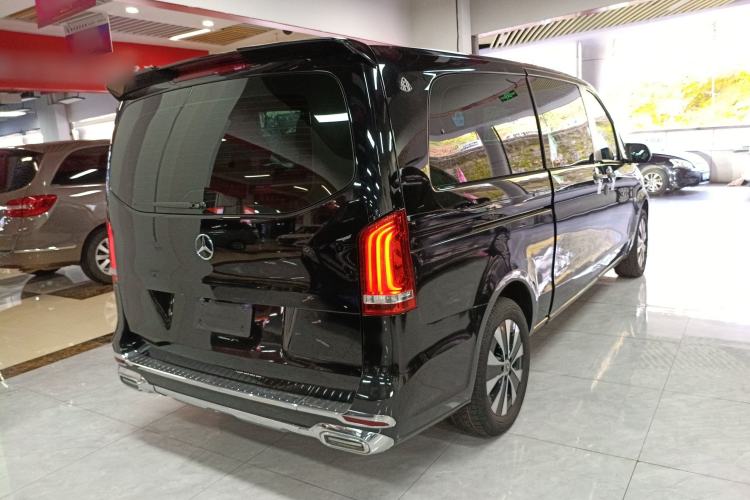 Used Mercedes-Benz Vito 2023 2.0T Elite Version 7 Seats Rear Right 45 Deg