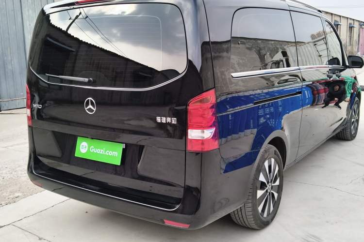 Used Mercedes-Benz Vito 2023 2.0T Elite Version 7 Seats Rear Right 45 Deg