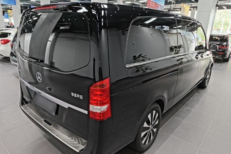 Used Mercedes-Benz Vito 2023 2.0T Elite Version 7 Seats Rear Right 45 Deg