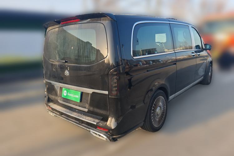 Used Mercedes-Benz Vito 2023 2.0T Elite Version 7 Seats Rear Right 45 Deg