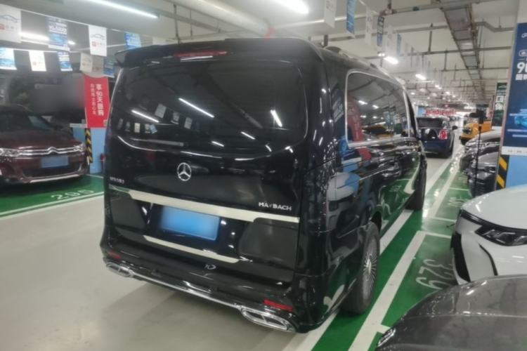 Used Mercedes-Benz Vito 2023 2.0T Elite Version 7 Seats Rear Right 45 Deg