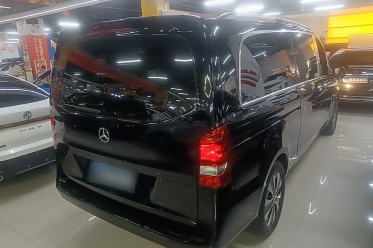 Used Mercedes-Benz Vito 2023 2.0T Elite Version 7 Seats Rear Right 45 Deg