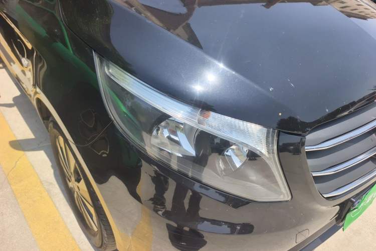 Used Mercedes-Benz Vito 2023 2.0T Elite Version 7 Seats Right Front Headlight