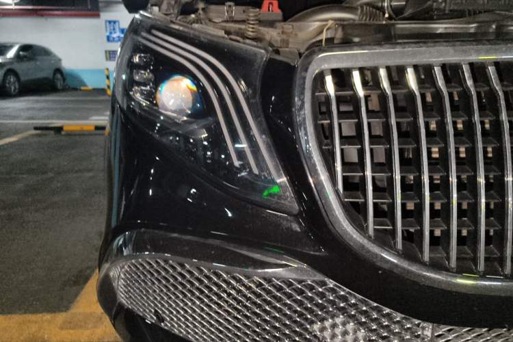 Used Mercedes-Benz Vito 2023 2.0T Business Version 7 Seats Right Front Headlight