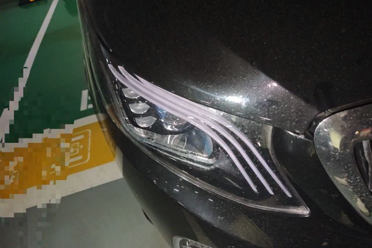Used Mercedes-Benz Vito 2023 2.0T Elite Version 7 Seats Right Front Headlight