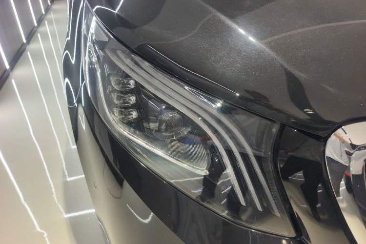 Used Mercedes-Benz Vito 2023 2.0T Elite Version 7 Seats Right Front Headlight