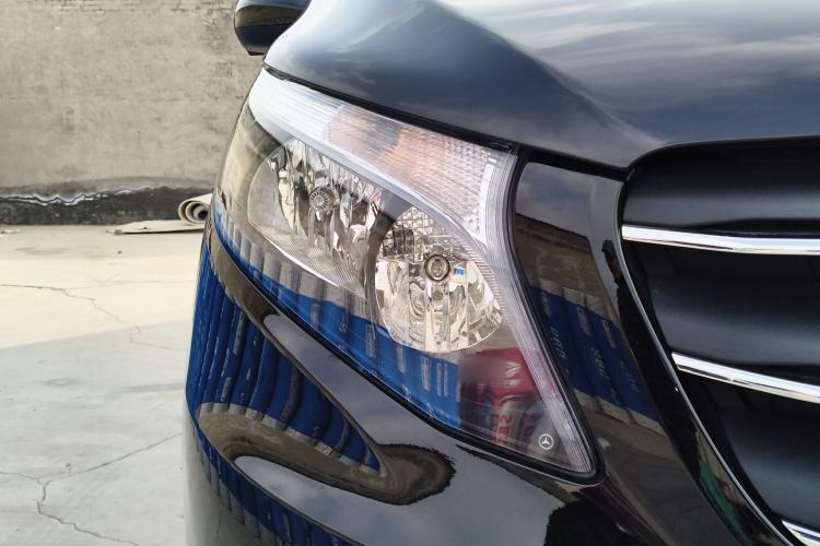 Used Mercedes-Benz Vito 2023 2.0T Elite Version 7 Seats Right Front Headlight