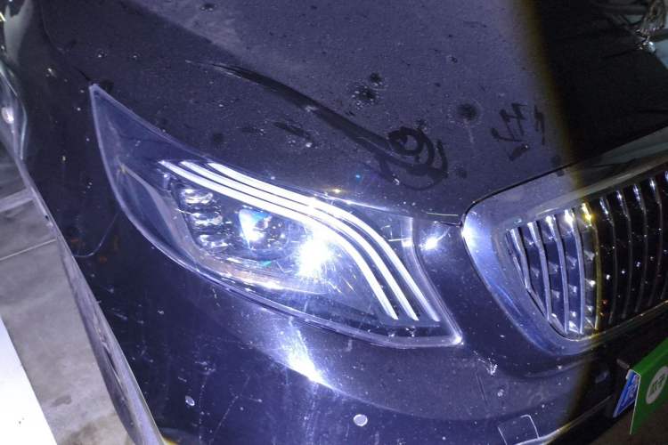Used Mercedes-Benz Vito 2023 2.0T Elite Version 7 Seats Right Front Headlight