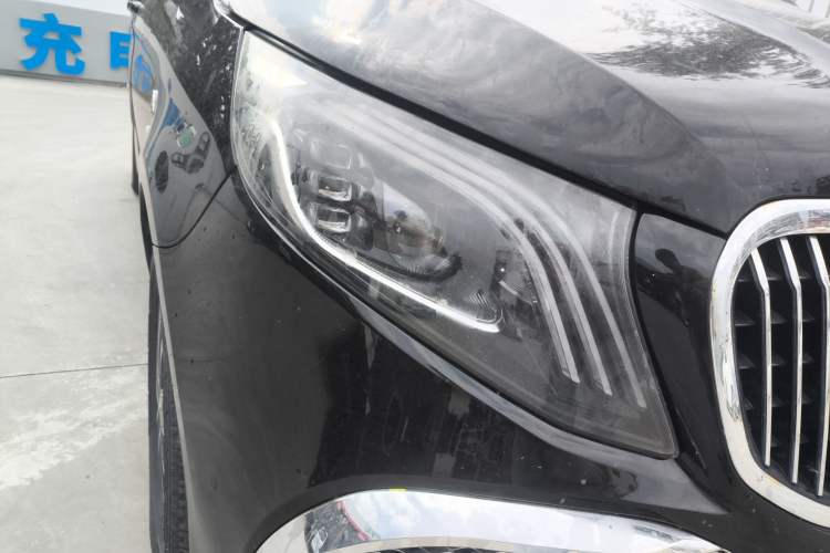 Used Mercedes-Benz Vito 2023 2.0T Elite Version 7 Seats Right Front Headlight