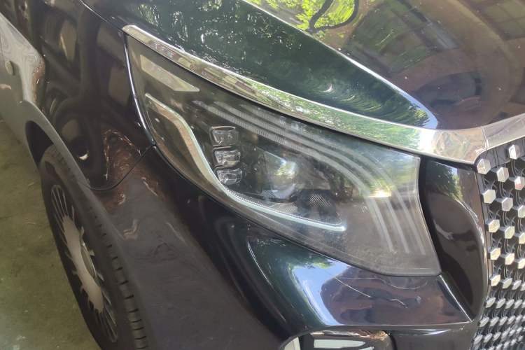 Used Mercedes-Benz Vito 2023 2.0T Elite Version 7 Seats Right Front Headlight