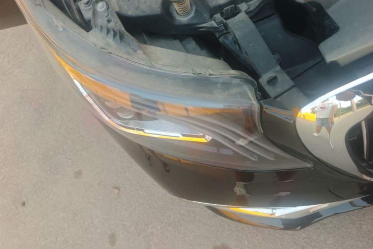Used Mercedes-Benz Vito 2023 2.0T Business Version 7 Seats Right Front Headlight