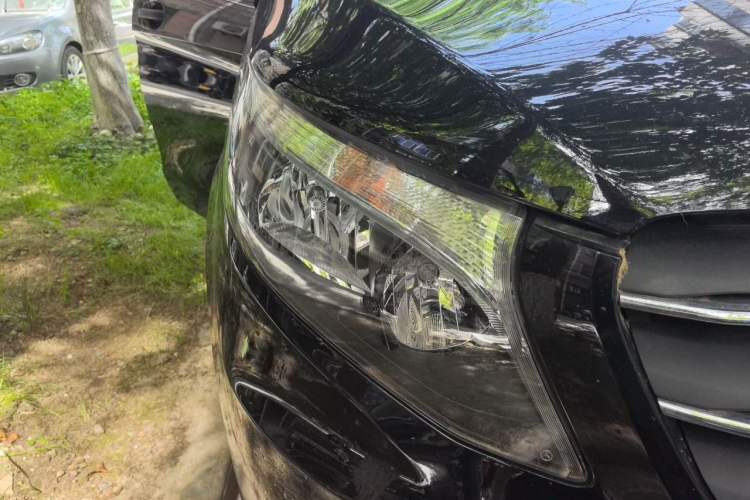Used Mercedes-Benz Vito 2023 2.0T Business Version 7 Seats Right Front Headlight