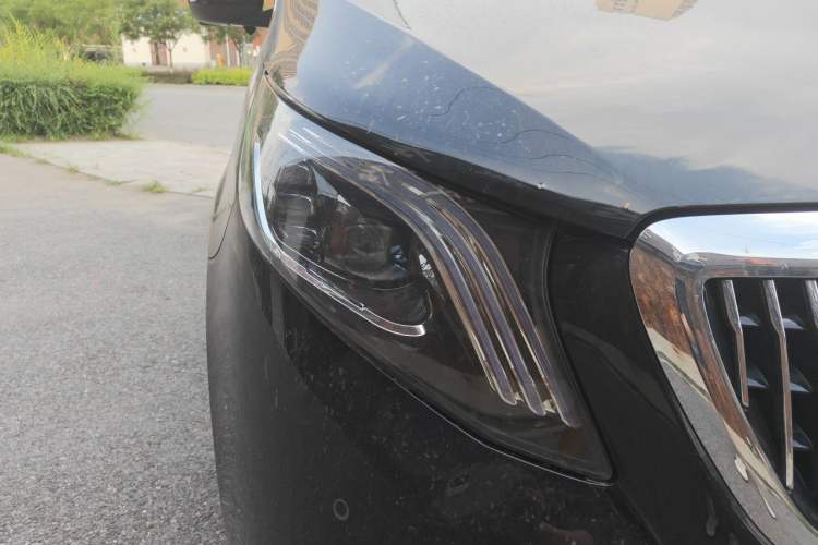 Used Mercedes-Benz Vito 2023 2.0T Business Version 7 Seats Right Front Headlight