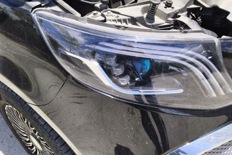 Used Mercedes-Benz Vito 2023 2.0T Business Version 7 Seats Right Front Headlight