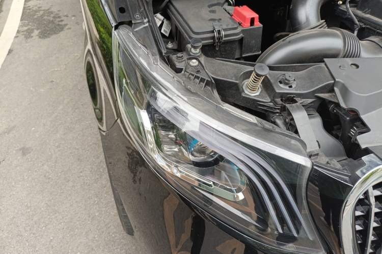 Used Mercedes-Benz Vito 2023 2.0T Business Version 7 Seats Right Front Headlight