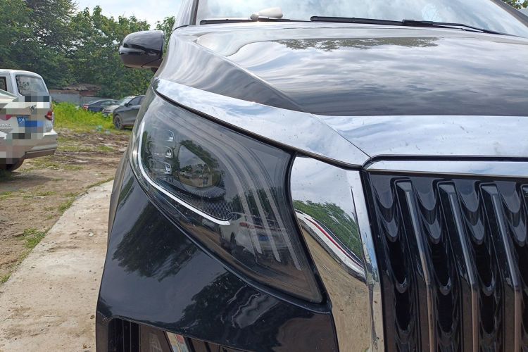 Used Mercedes-Benz Vito 2023 2.0T Business Version 7 Seats Right Front Headlight