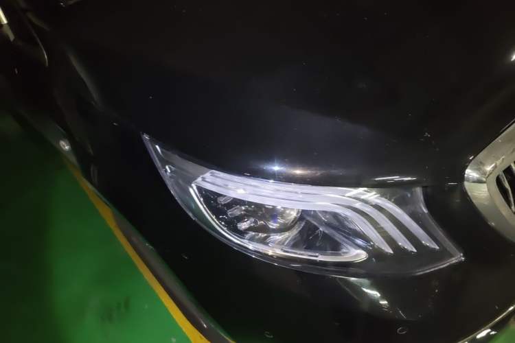 Used Mercedes-Benz Vito  Right Front Headlight