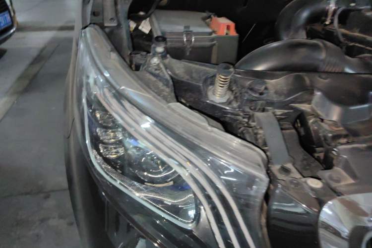 Used Mercedes-Benz Vito 2023 2.0T Elite Version 7 Seats Right Front Headlight