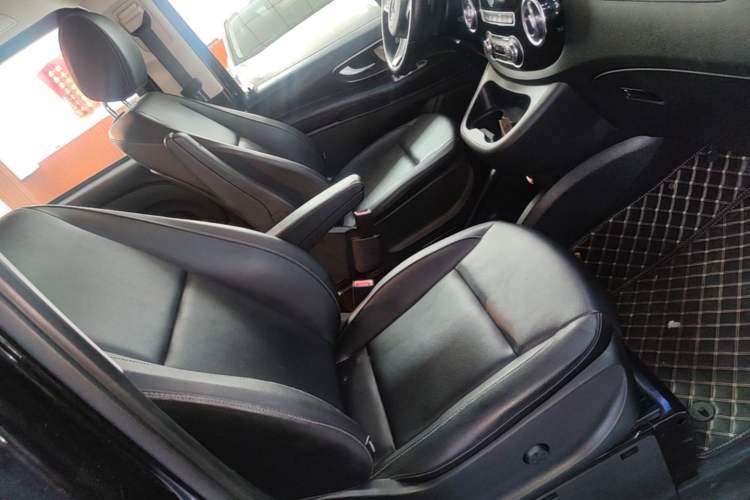 Used Mercedes-Benz Vito 2023 2.0T Business Version 7 Seats Right Front Seat
