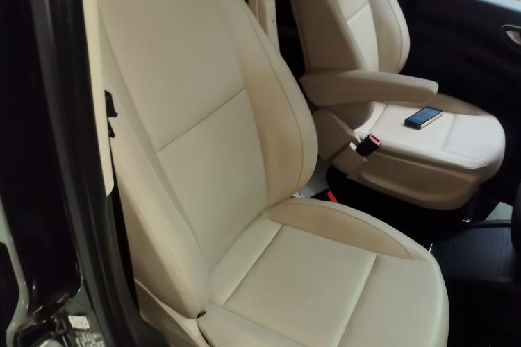 Used Mercedes-Benz Vito 2023 2.0T Business Version 7 Seats Right Front Seat