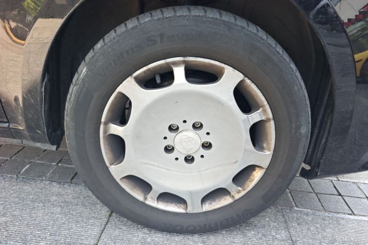 Used Mercedes-Benz Vito 2023 2.0T Elite Version 7 Seats Right Front Wheel Hub