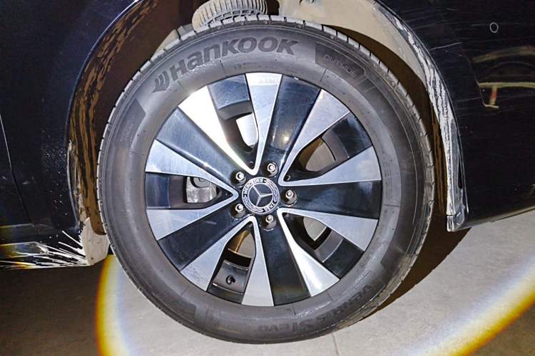 Used Mercedes-Benz Vito 2023 2.0T Business Version 7 Seats Right Front Wheel Hub