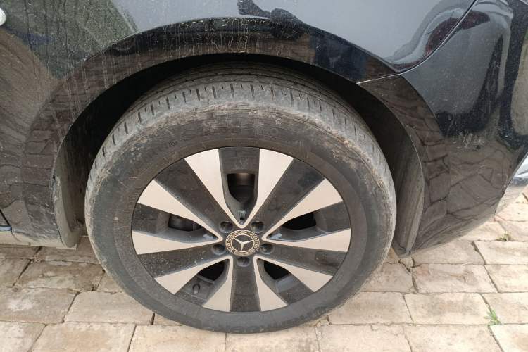 Used Mercedes-Benz Vito 2023 2.0T Elite Version 7 Seats Right Front Wheel Hub