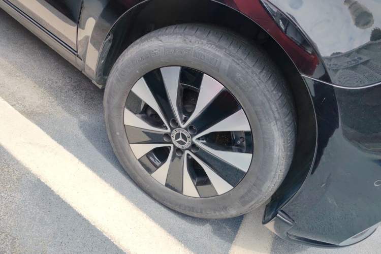 Used Mercedes-Benz Vito 2023 2.0T Business Version 7 Seats Right Front Wheel Hub