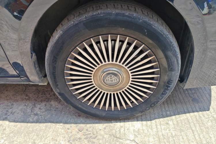 Used Mercedes-Benz Vito 2023 2.0T Business Version 7 Seats Right Front Wheel Hub