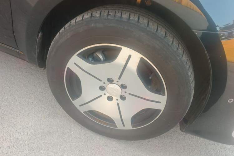 Used Mercedes-Benz Vito 2023 2.0T Business Version 7 Seats Right Front Wheel Hub