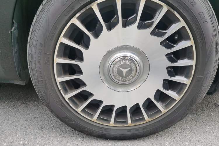 Used Mercedes-Benz Vito  Right Front Wheel Hub