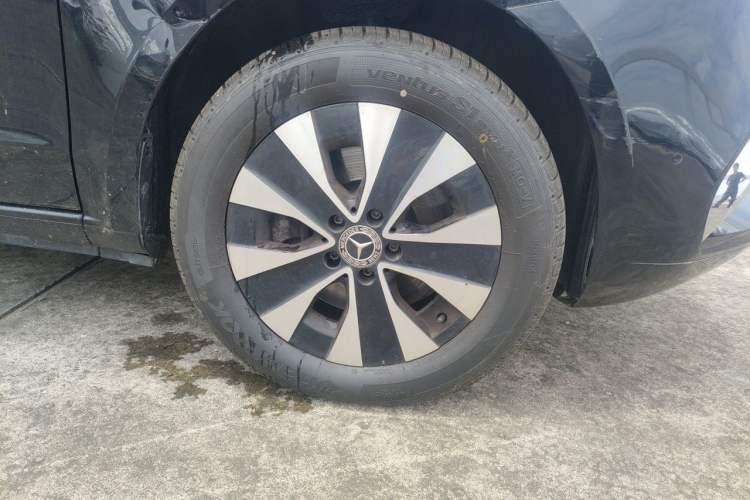 Used Mercedes-Benz Vito 2023 2.0T Business Version 7 Seats Right Front Wheel Hub