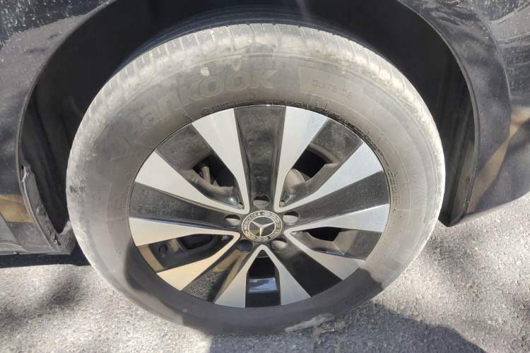 Used Mercedes-Benz Vito 2023 2.0T Business Version 9 Seats Right Front Wheel Hub