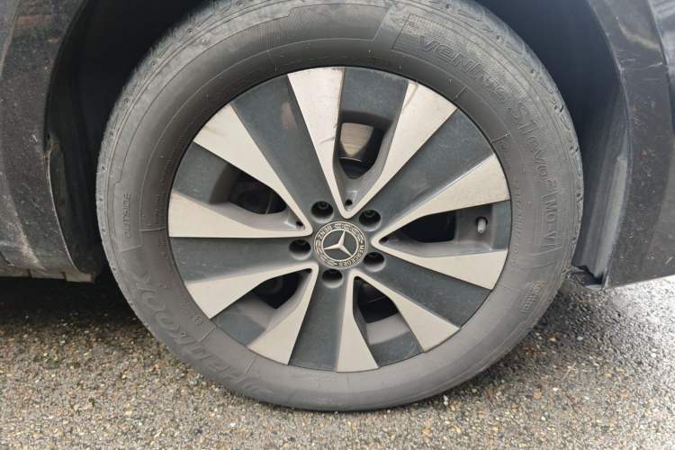 Used Mercedes-Benz Vito 2023 2.0T Elite Version 7 Seats Right Front Wheel Hub