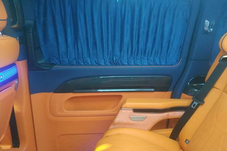 Used Mercedes-Benz Vito 2023 2.0T Business Version 7 Seats Right Rear Door Interior